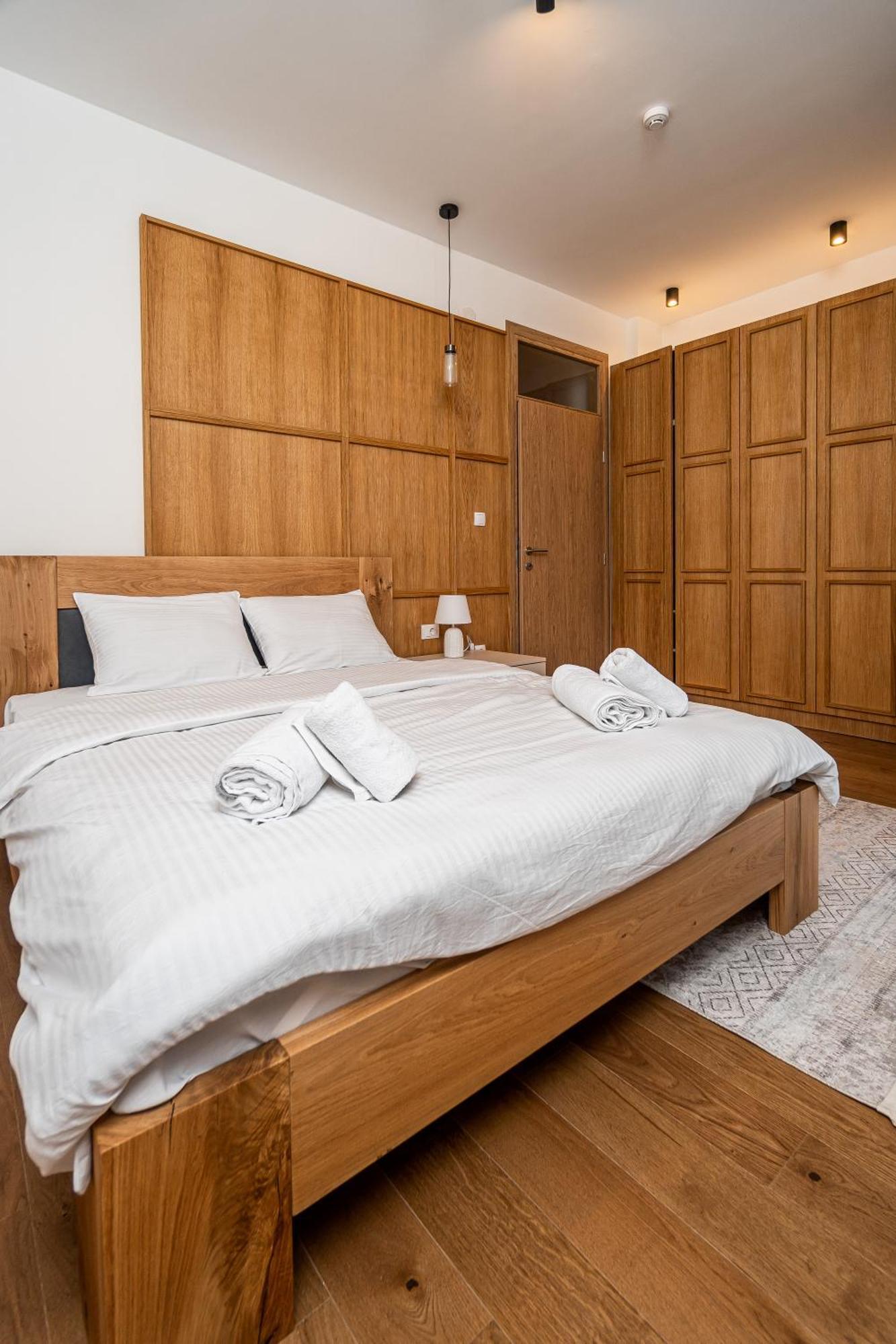 יהורינה Aparthotel Rajska מראה חיצוני תמונה